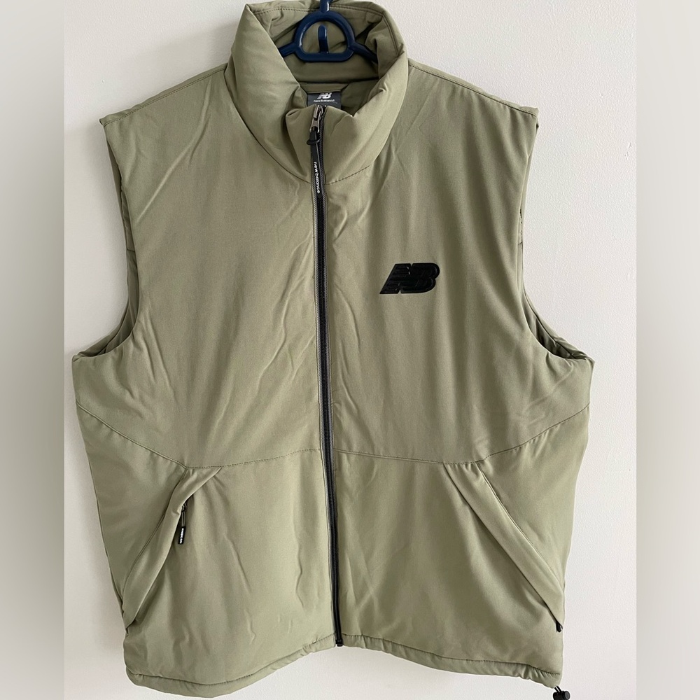NWT New Balance Mens Logo Insulated Water Resistant
Green Tech Vest Size Medium